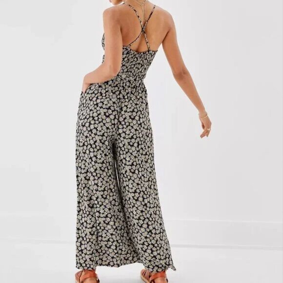 American Eagle Daisy Print Jumpsuit - Picture 2 of 6